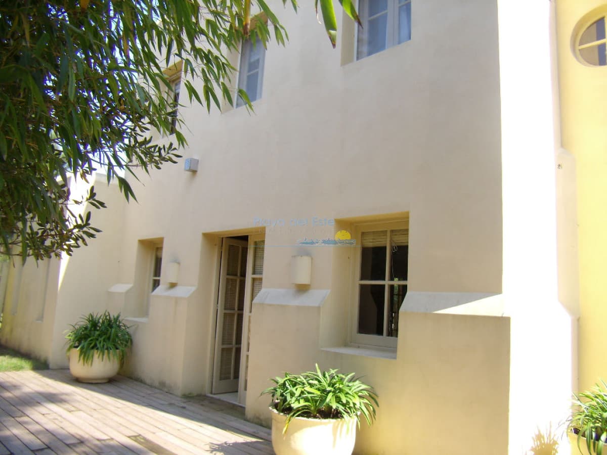 Casa en Venta de 4 dormitorios en Rincón del indio , Punta del este  - Inmobiliaria Playa del Este
