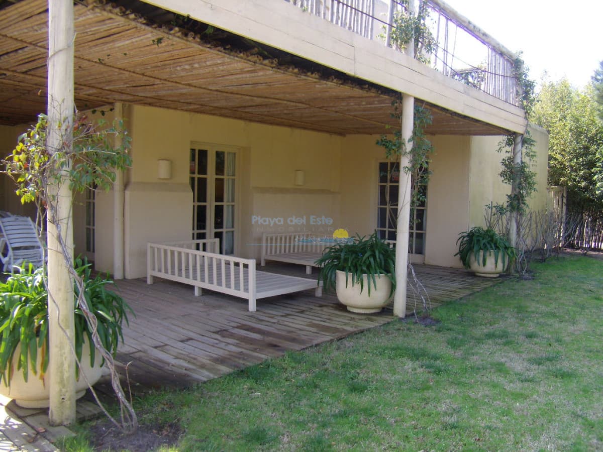 Casa en Venta de 4 dormitorios en Rincón del indio , Punta del este  - Inmobiliaria Playa del Este
