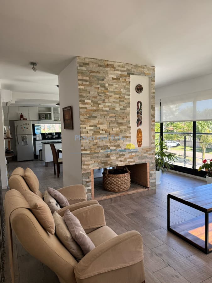 Casa de 3 dormitorios en Cantegril , Punta del este , Playa Mansa  - Inmobiliaria Playa del Este