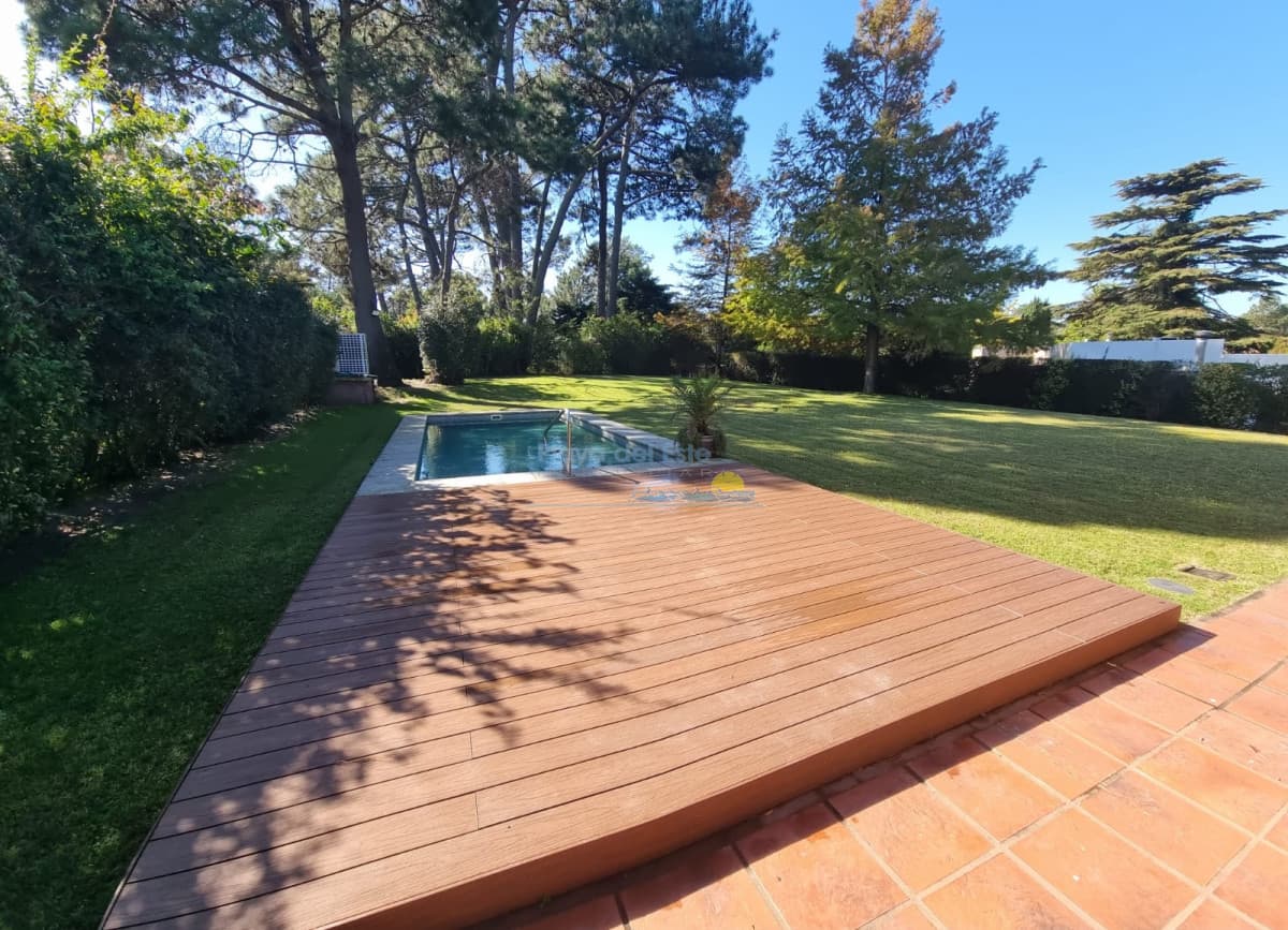 Casa en Alquieler de 4 Dormitorios en Punta del este . Cantegril , Playa Mansa  - Inmobiliaria Playa del Este