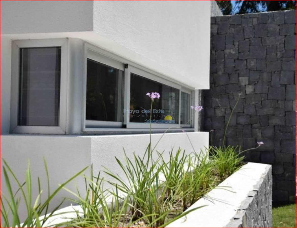 Casa en venta en Beaverly Hills , punta del este  - Inmobiliaria Playa del Este