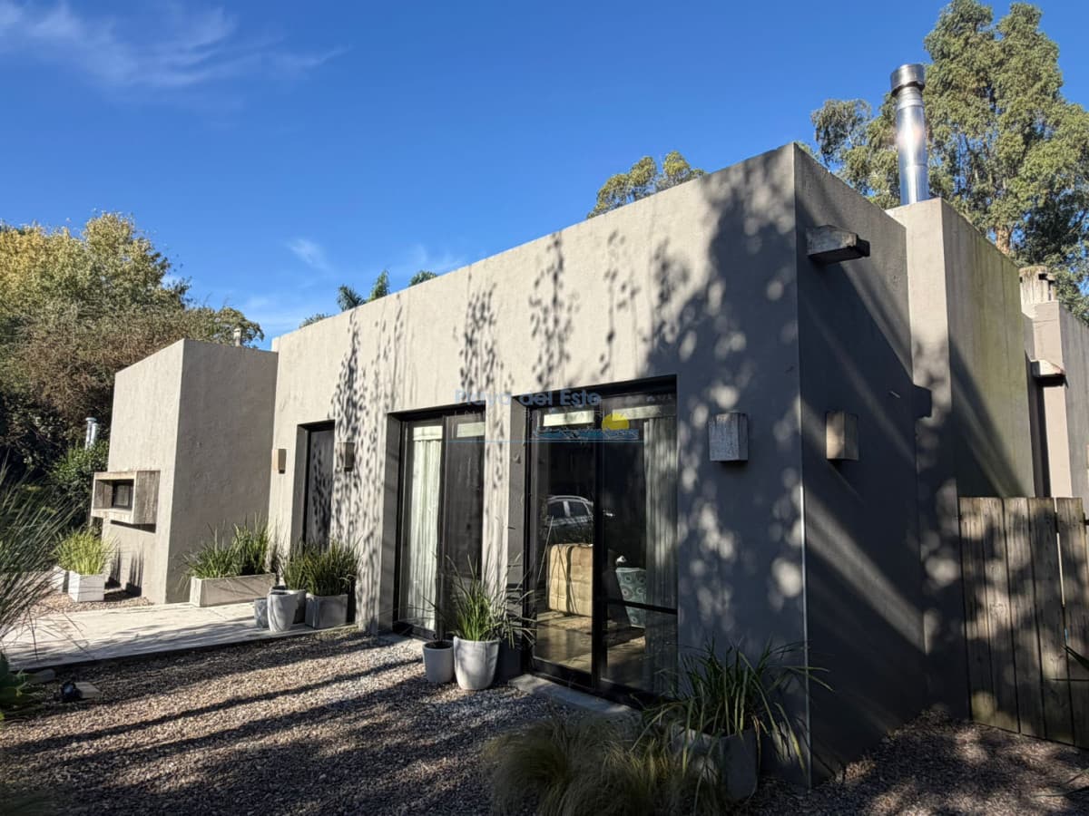Confortable casa en Barrio Privado - Inmobiliaria Playa del Este