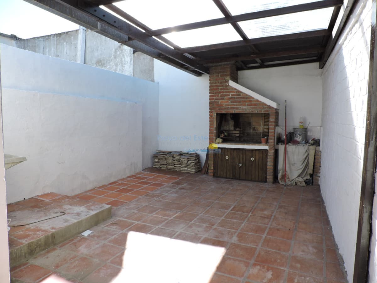 Locla en alquiler anual en el centro de Maldonado  - Inmobiliaria Playa del Este
