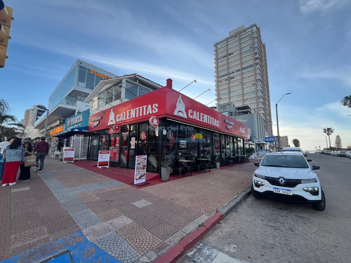 Local Comercial en Punta del este , Península  - Inmobiliaria Playa del Este