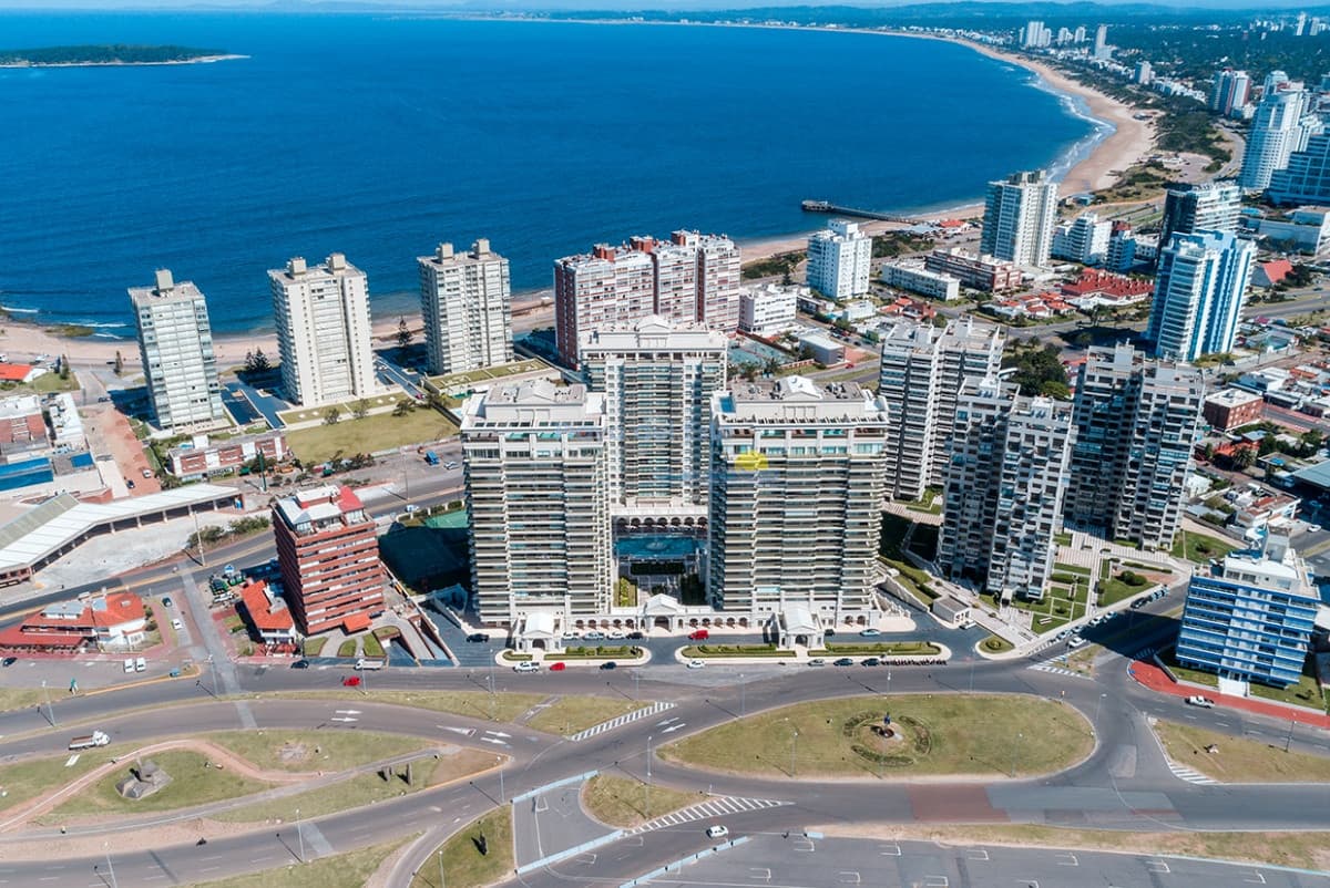 Apartamento en venta de 4 dormitorios en Torre Imperiale , Punta del este  - Inmobiliaria Playa del Este