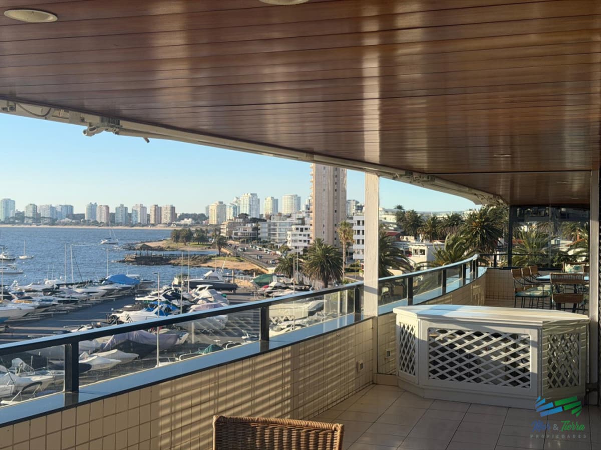 Apartamento en Venta de 3 Dormitorios en Punta del este , Puerto , Península , Edificio Portofino