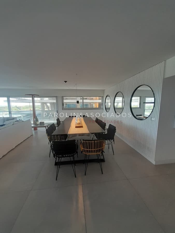 Apartamento en venta en Brava primera linea frente al mar