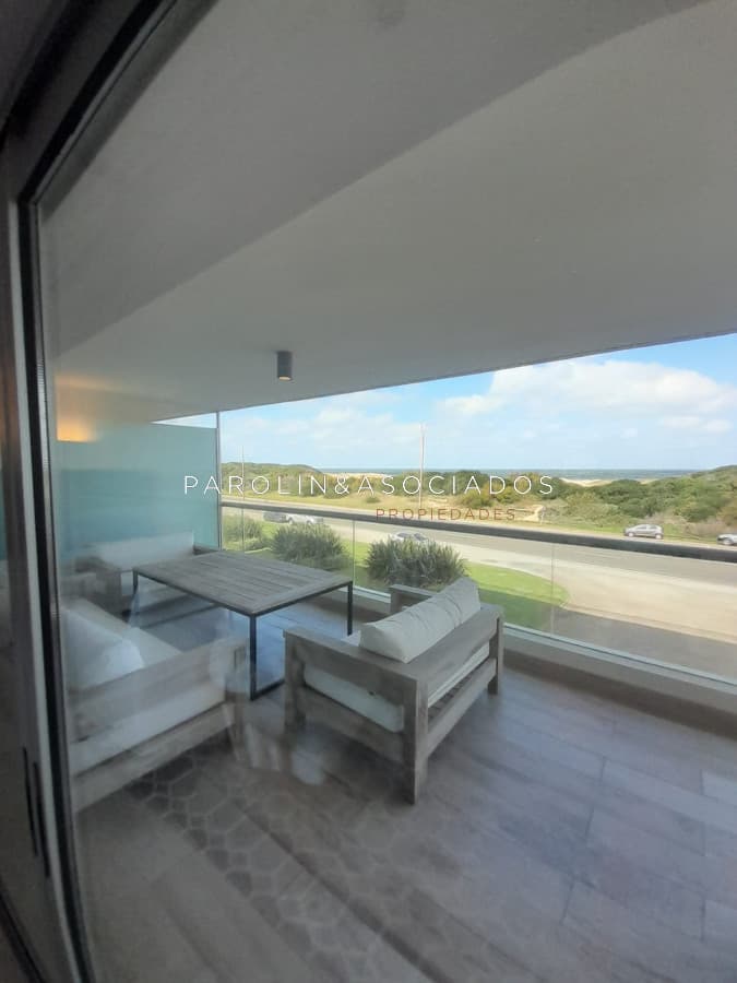 Apartamento en venta en Brava primera linea frente al mar