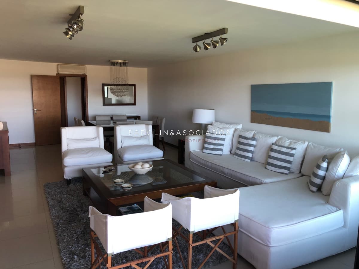 Primera línea sobre Rincón del Indio, Punta del Este