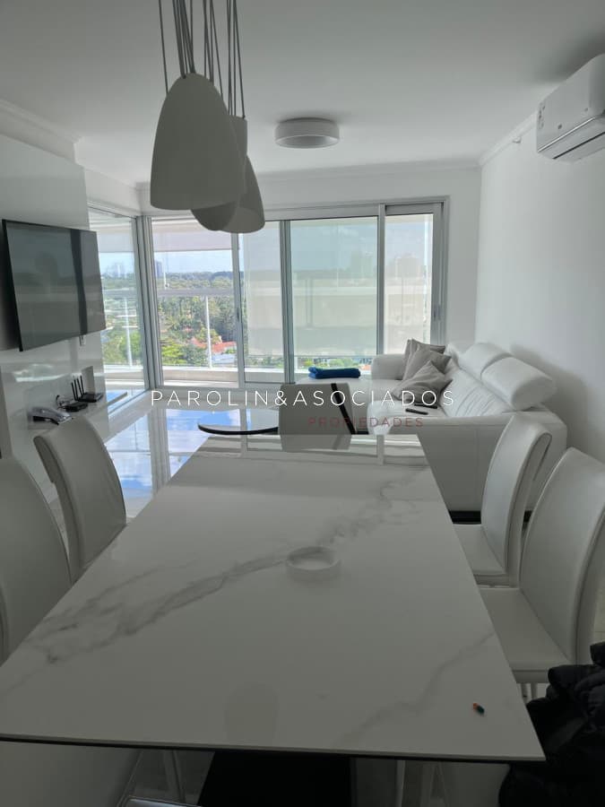Apartamento de 2 dormitorios en Alquiler Temporal en Punta del este , Miami Boulevard , Playa mansa