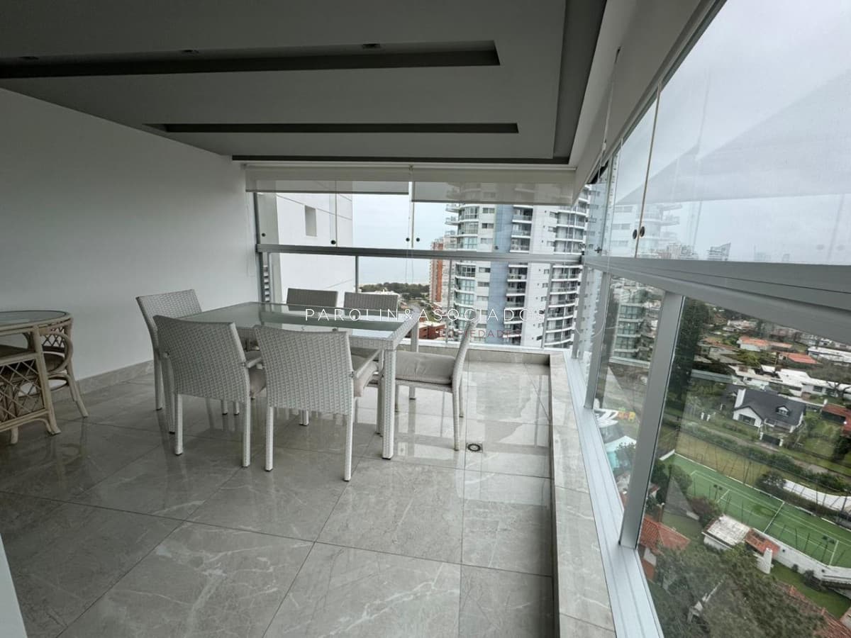 Apartamento de 2 dormitorios en Alquiler Temporal en Punta del este , Miami Boulevard , Playa mansa