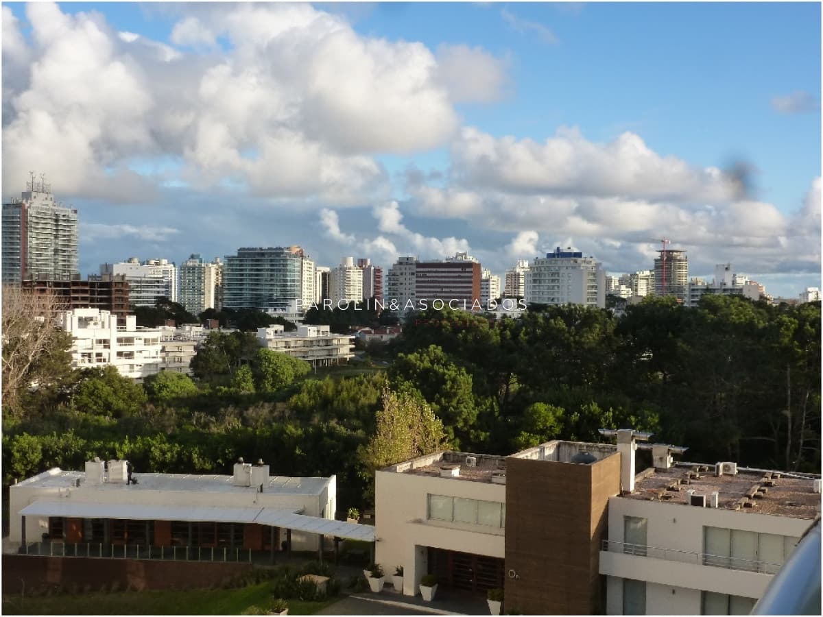 Apartamento en venta de 2 dormitorios en Punta del este, Playa Brava , Ocean drive
