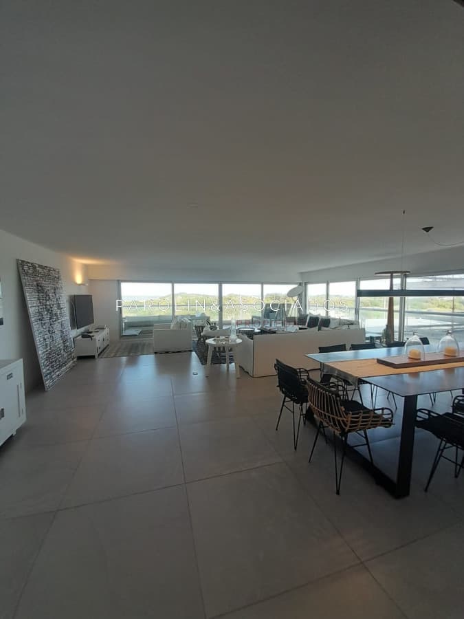 Apartamento en venta en Brava primera linea frente al mar