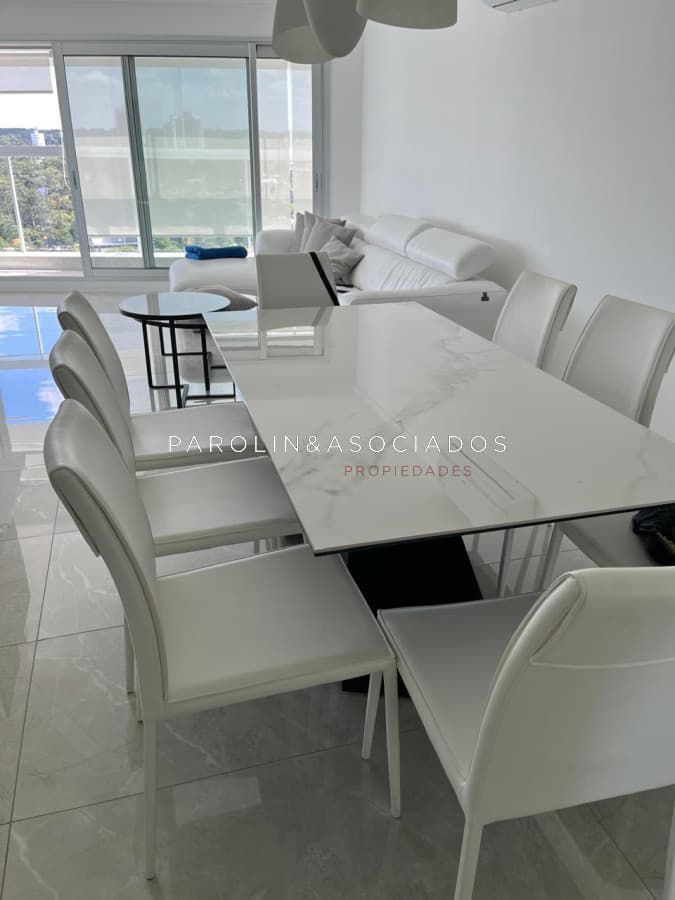 Apartamento de 2 dormitorios en Alquiler Temporal en Punta del este , Miami Boulevard , Playa mansa