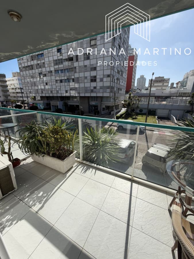 Apartamento de 1 dormitorio en Venta en Punta del este , Península , Bajos gastos a pasos del mar