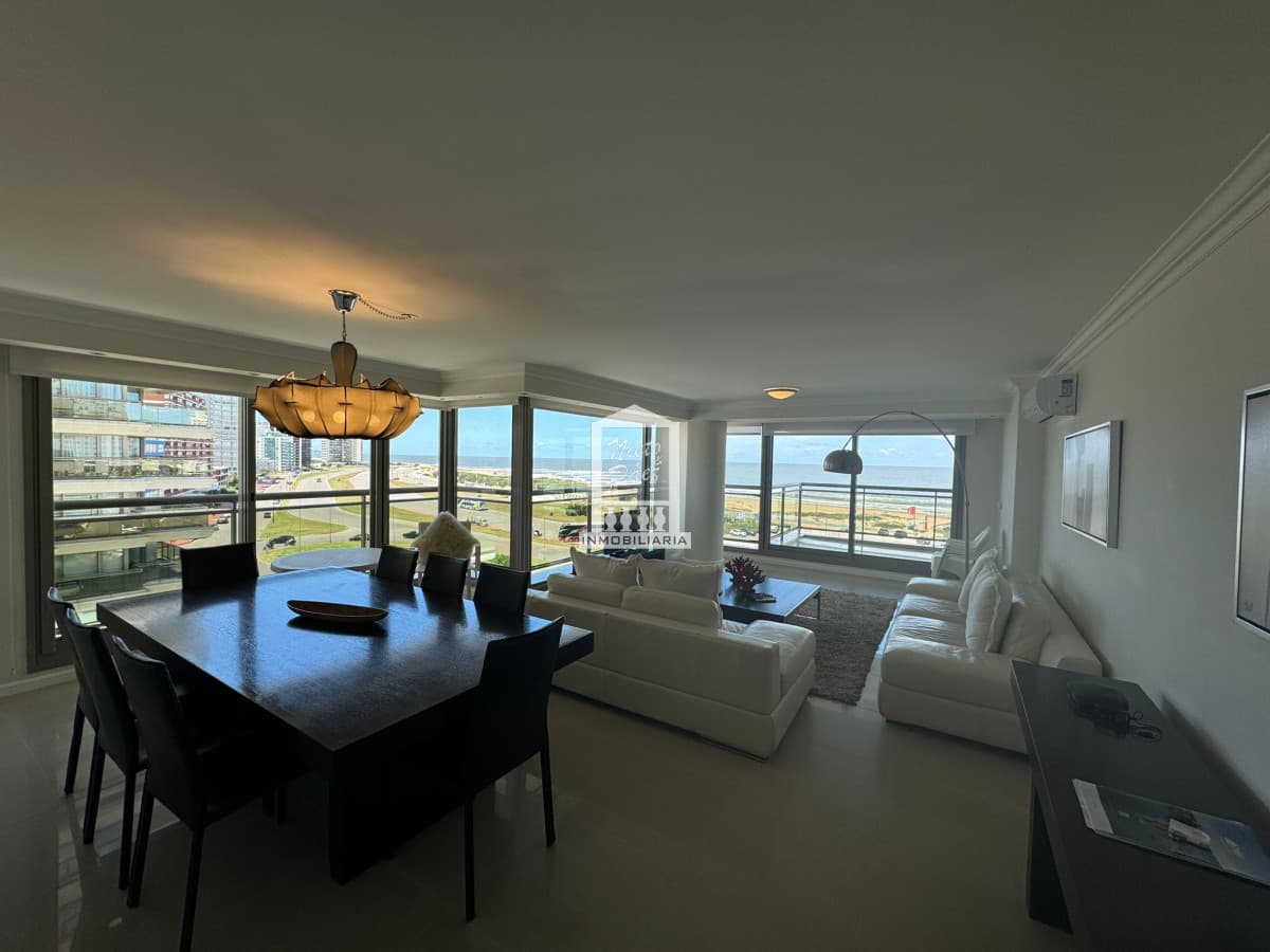 Apartamento en Torre Imperiale de 3 dormitorios , Punta del este , Playa Brava