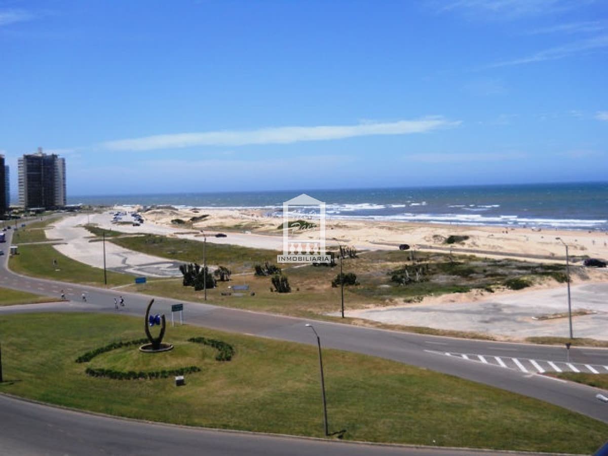Apartamento en Torre Imperiale de 3 dormitorios , Punta del este , Playa Brava