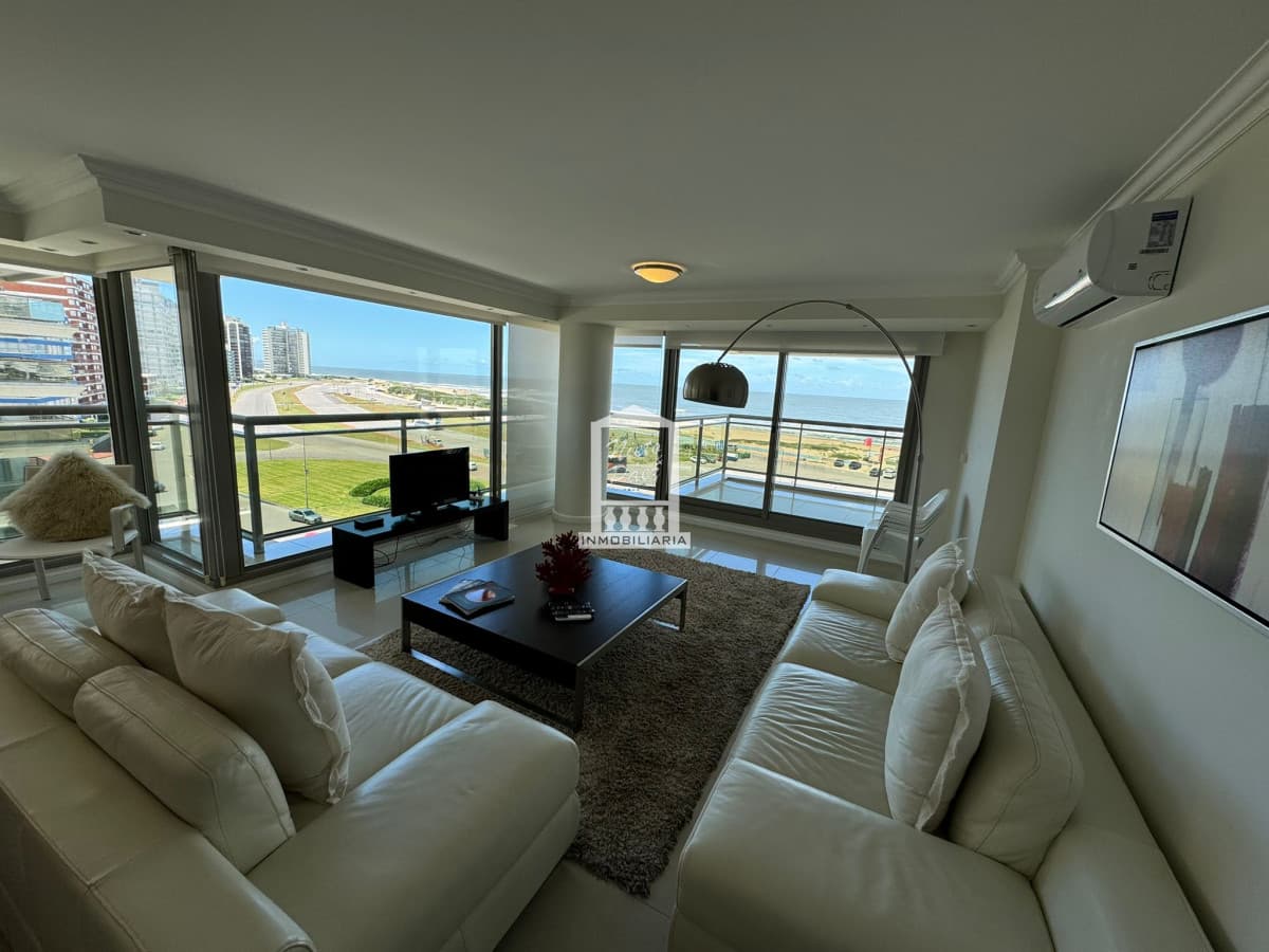 Apartamento en Torre Imperiale de 3 dormitorios , Punta del este , Playa Brava