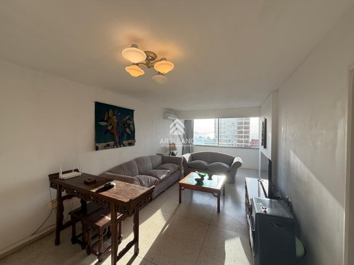 Apartamento ID.6384 - Venta apartamento 2 dormitorios y medio en Punta del este , Gorlero , Península