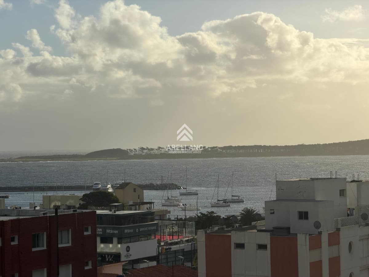 Apartamento ID.6384 - Venta apartamento 2 dormitorios y medio en Punta del este , Gorlero , Península