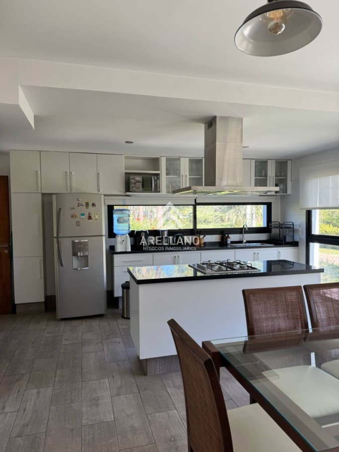Casa ID.7012 - Alquiler de temporada Casa de 3 dormitorios en Cantegril , Punta del este , Playa Mansa