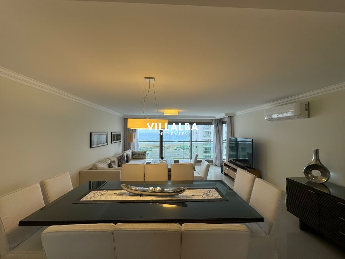 Apartamento en alquiler de temporada de 3 dormitorios en Torre Imperiale , Punta del este , Playa Brava