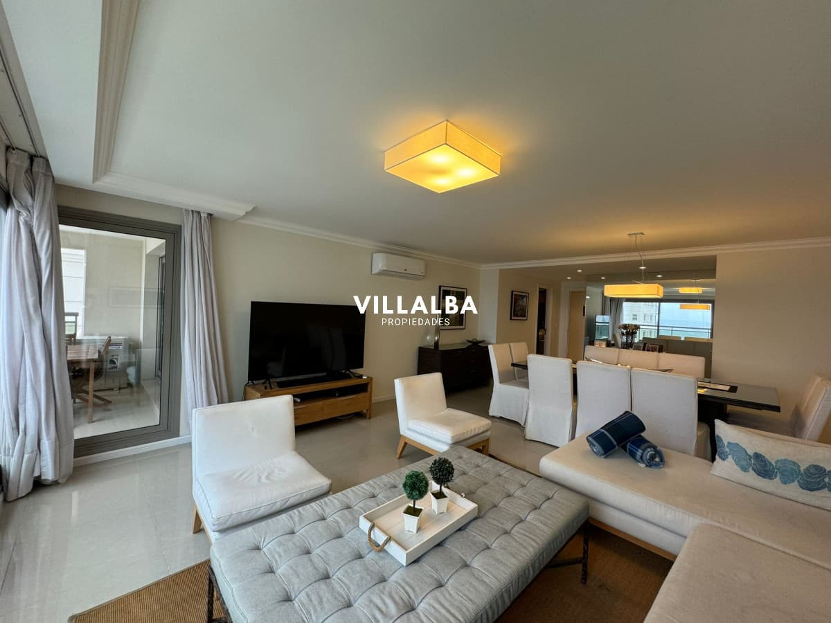 Apartamento en alquiler de temporada de 3 dormitorios en Torre Imperiale , Punta del este , Playa Brava