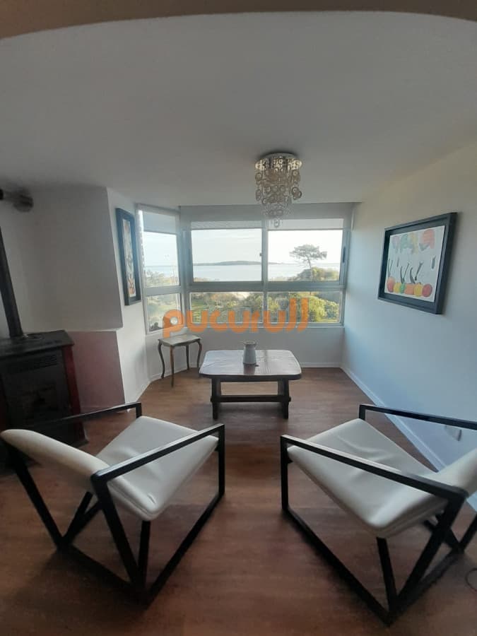 Apartamento en venta de 3 dormitorios en playa Mansa frente al mar con piscina gym parrilleros  cochera para 3 autos