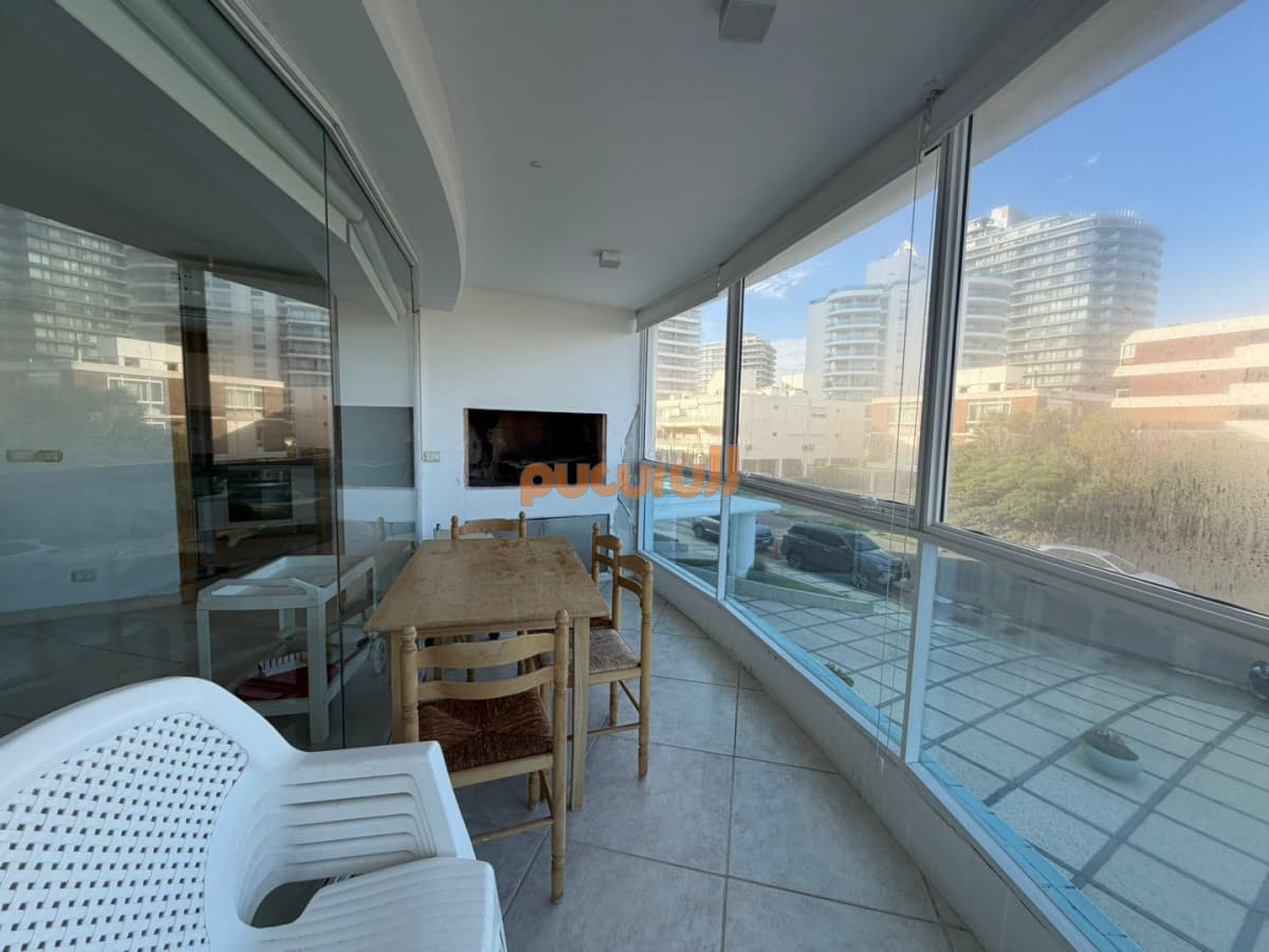 Apartamento en venta de 3 dormitorios en Punta del este , Playa brava ,