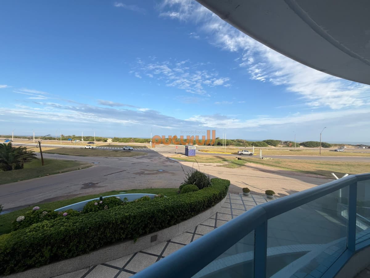Apartamento en venta de 3 dormitorios en Punta del este , Playa brava ,