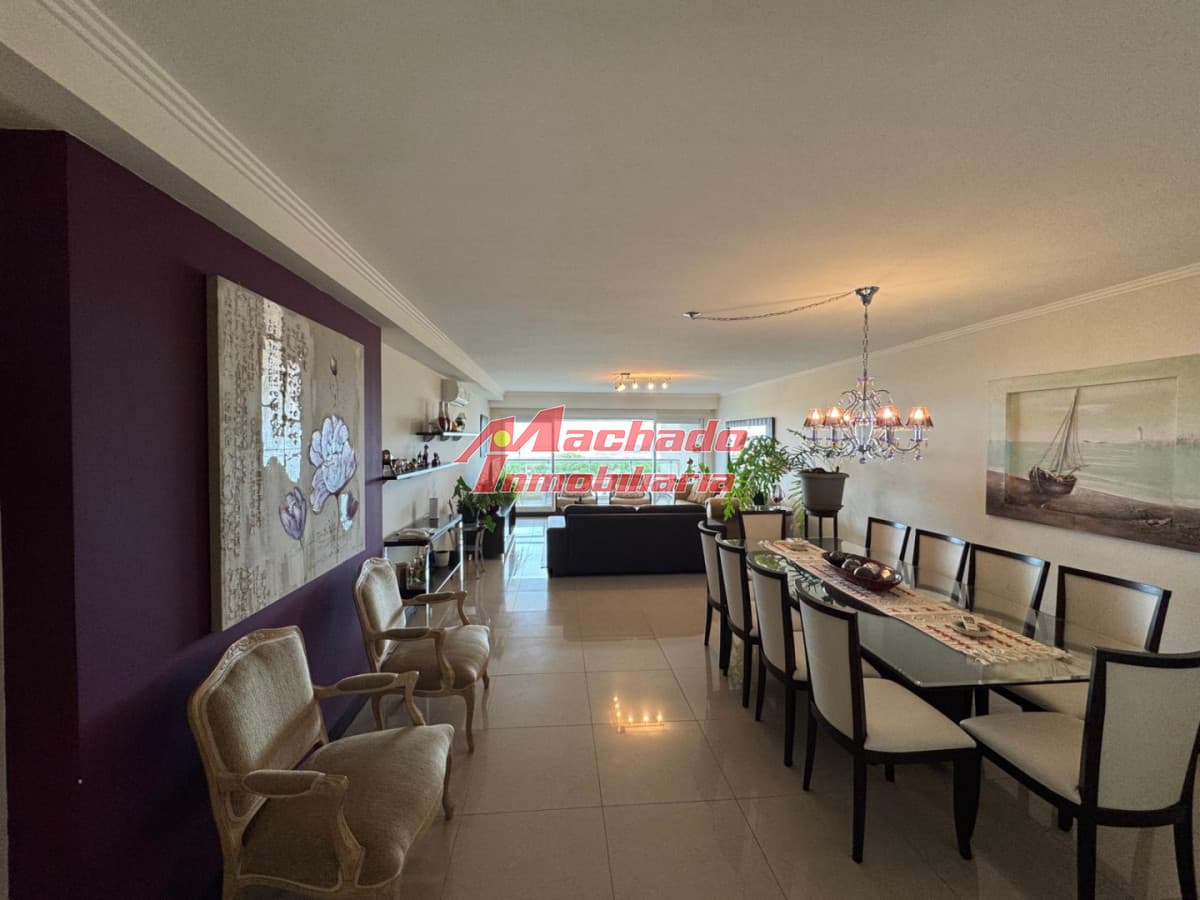 Apartamento en alquiler temporal de 4 dormitorios en Torre Lobos , Punta del este