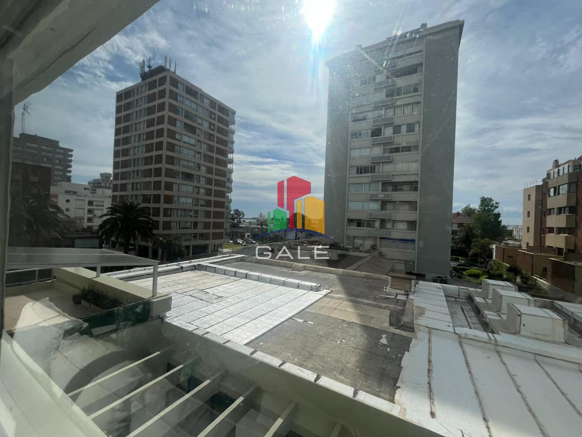 Gale Propiedades & Escribanía Apartamento ID.3078 - Apartamento en Peninsula, 3 dormitorios *