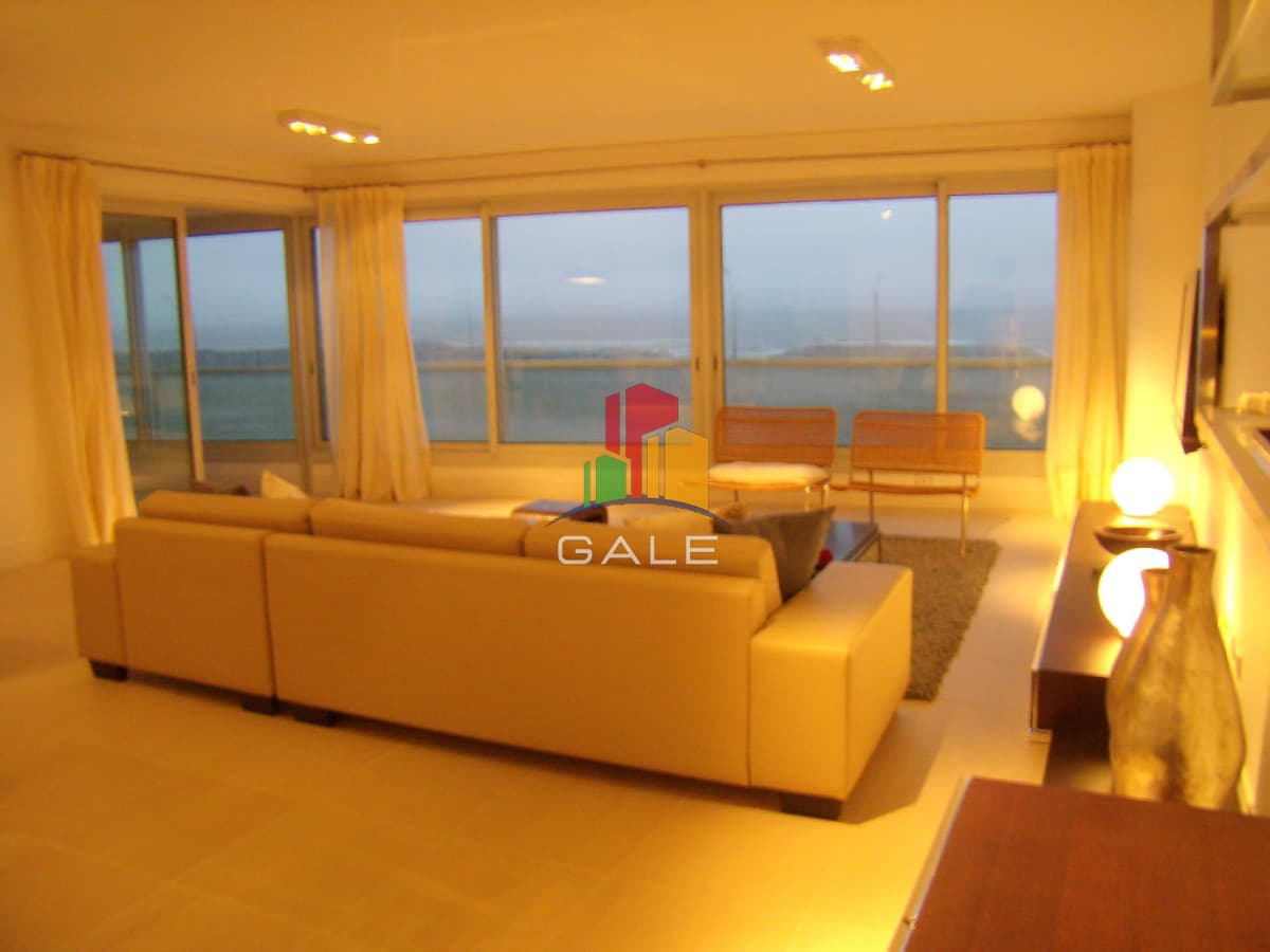 Gale Propiedades & Escribanía Apartamento ID.3193 - Apartamento en Brava, 3 dormitorios *