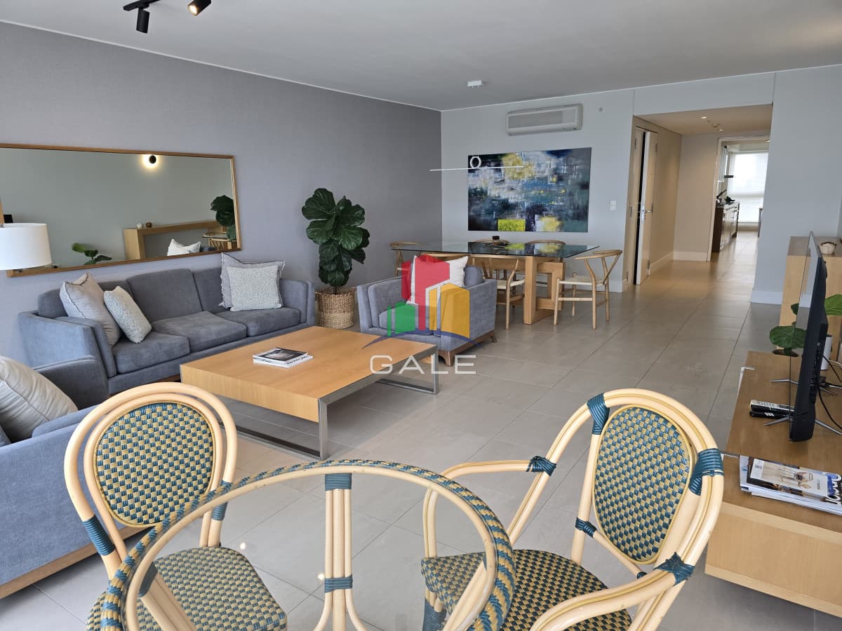 Premiun sobre playa brava.  -