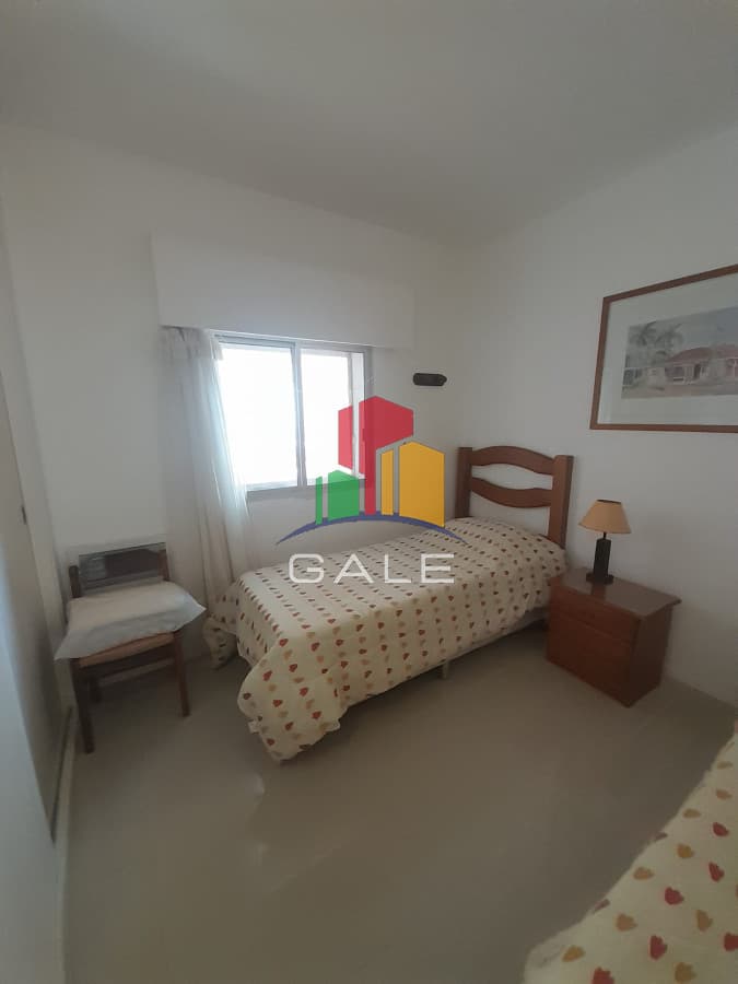 Gale Propiedades & Escribanía Apartamento ID.3399 - Mansa frente al mar