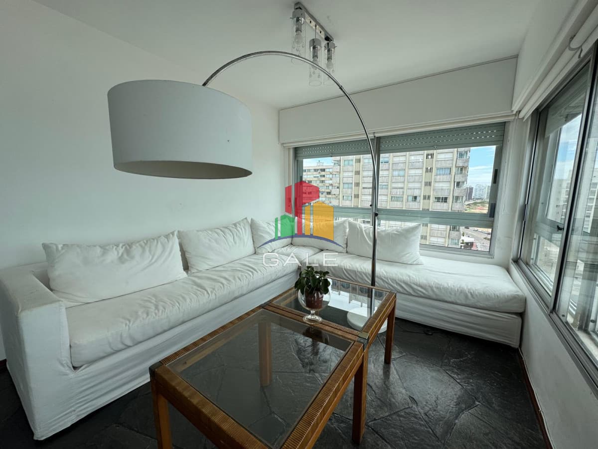 HERMOSO APARTAMENTO CON VISTA AL MAR  -