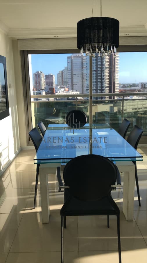 Apartamento ID.4373 - Apartamento en venta de 2 dormitorio en Torre Imperiale , Punta del este , Playa Brava