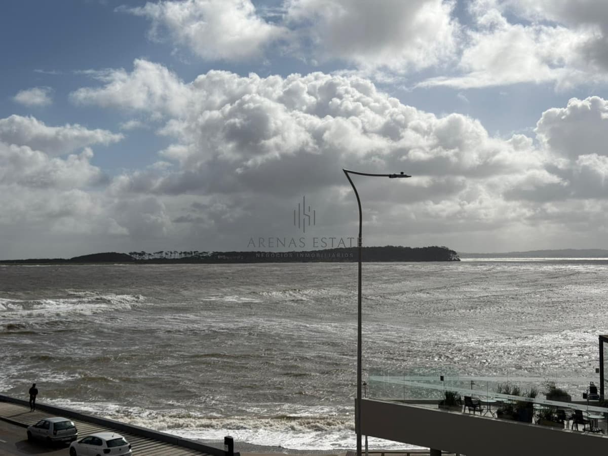 Apartamento ID.4542 - Apartamento de 2 dormitorios en venta en el Puerto , Punta del este
