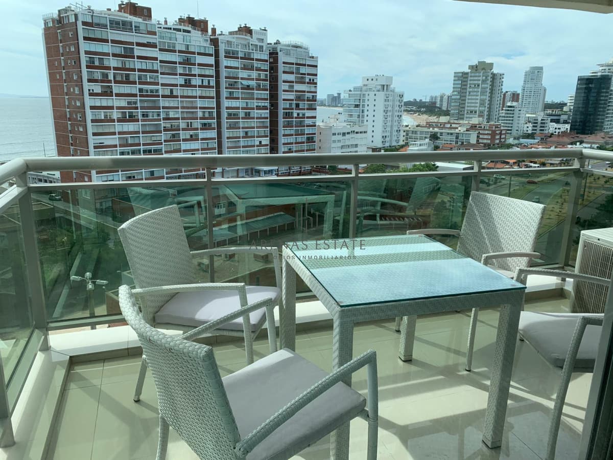 Apartamento ID.4373 - Apartamento en venta de 2 dormitorio en Torre Imperiale , Punta del este , Playa Brava