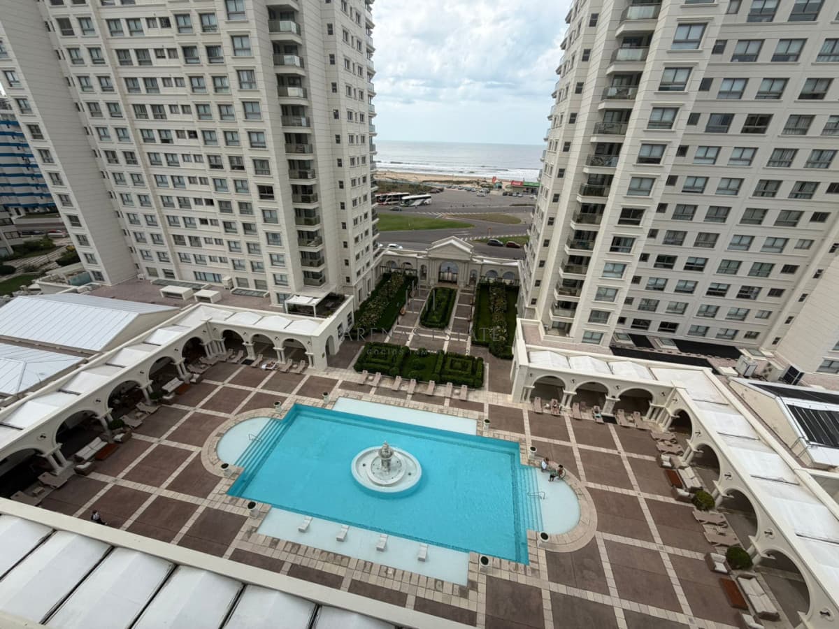 Apartamento ID.4375 - Apartamento de 3 dormitorios en Venta en Punta del este , Playa brava , Torre imperiale
