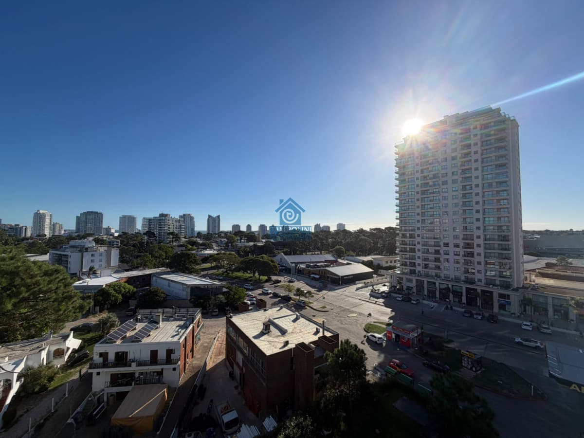 Apartamento en alquiler anual de 1 dormitorio en Torre Gala vista ,  Punta del este   -