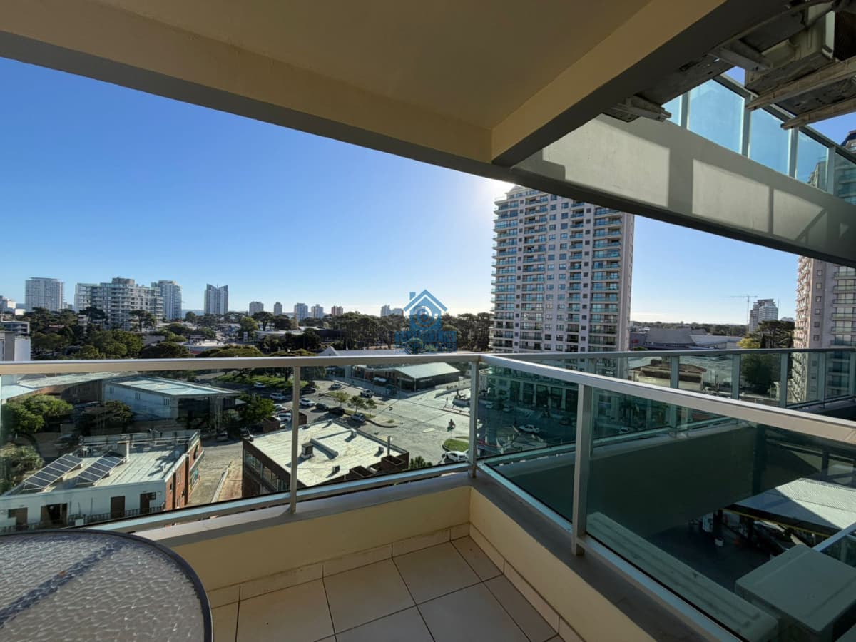 Apartamento en alquiler anual de 1 dormitorio en Torre Gala vista ,  Punta del este   -