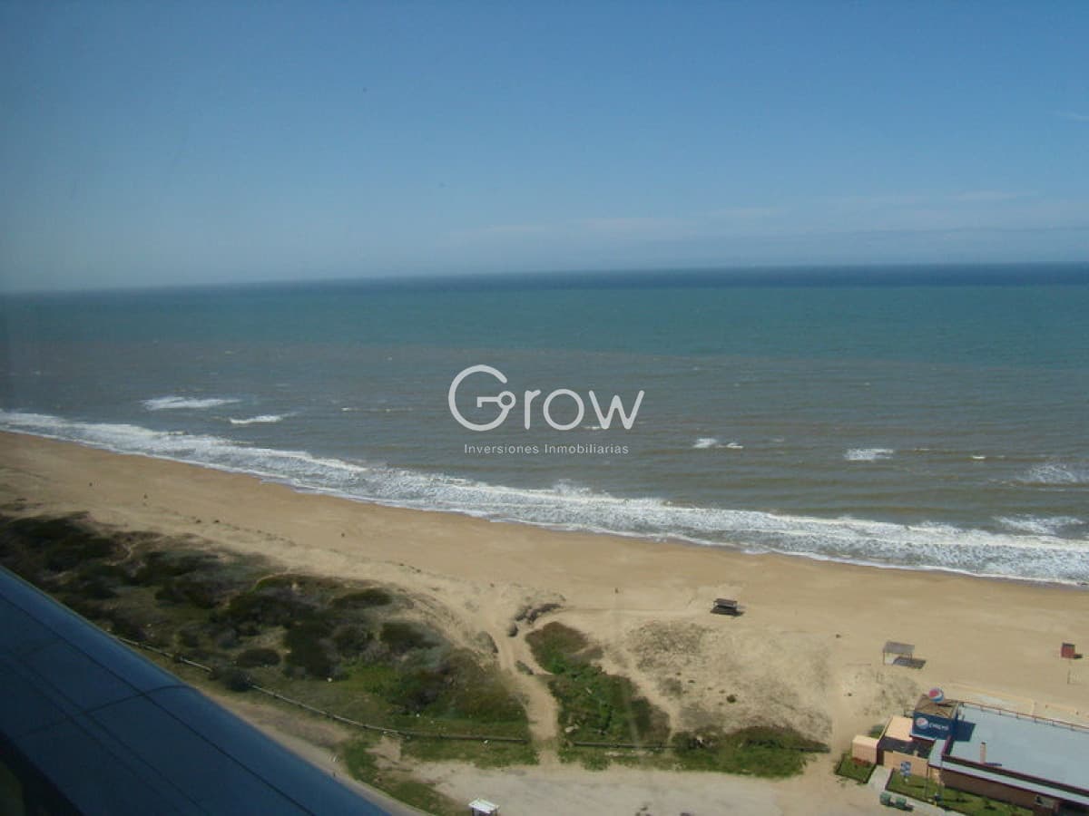 Apartamento en Venta de 3 dormitorios en Torre Le parc , Punta del este