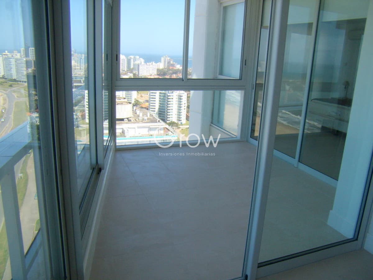 Apartamento en Venta de 3 dormitorios en Torre Le parc , Punta del este