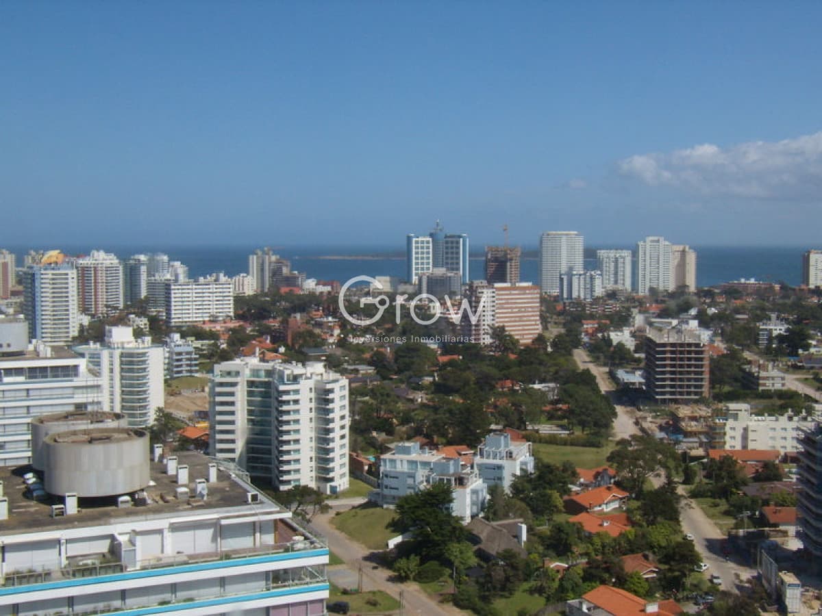 Apartamento en Venta de 3 dormitorios en Torre Le parc , Punta del este