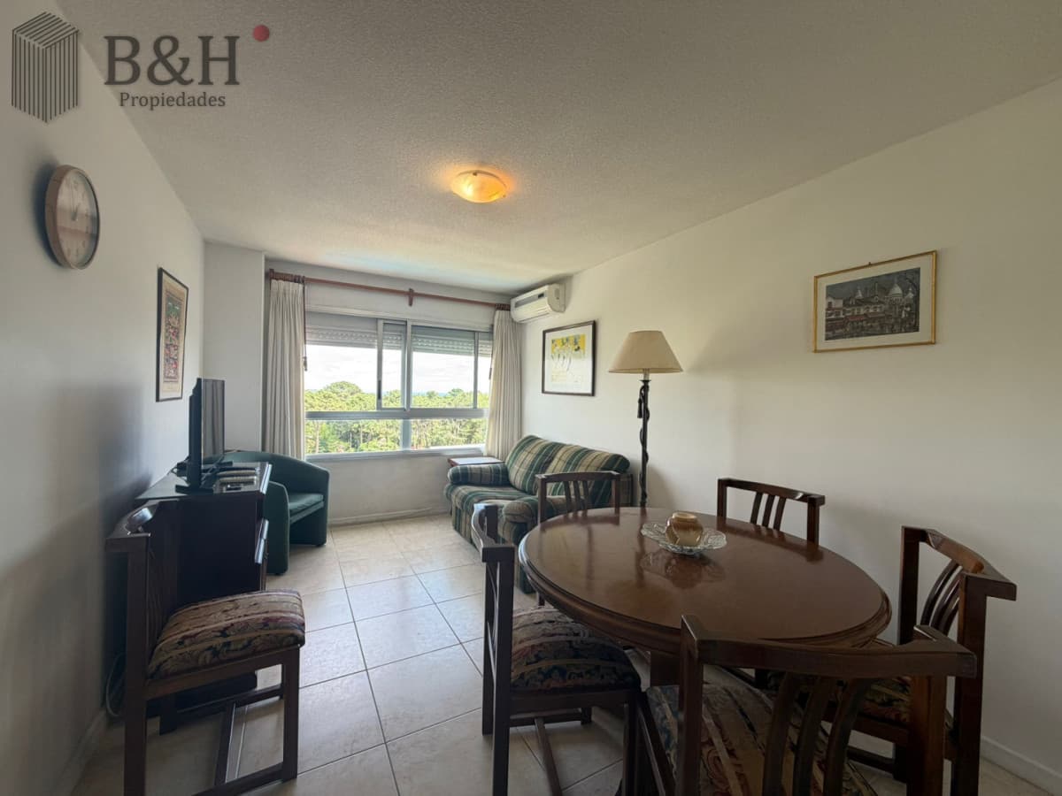 Apartamento en alquiler de 1 dormitorio en Punta del este , Edificio Doce Lunas