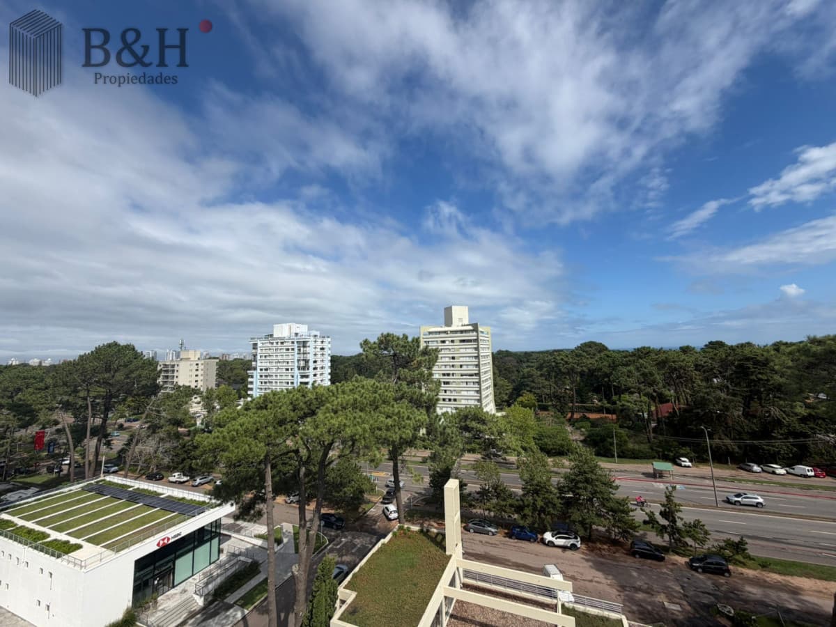 Apartamento en alquiler de 1 dormitorio en Punta del este , Edificio Doce Lunas