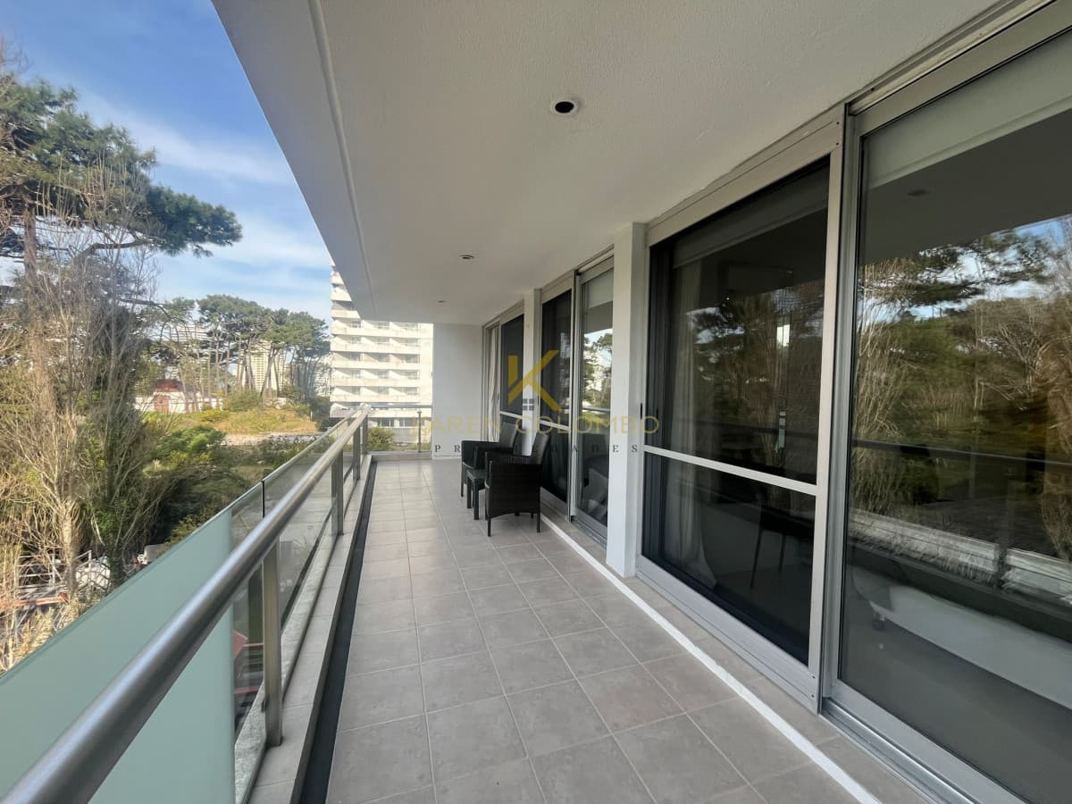 Apartamento de 2 dormitorios en Edificio Be Punta , Punta del este , Playa Brava