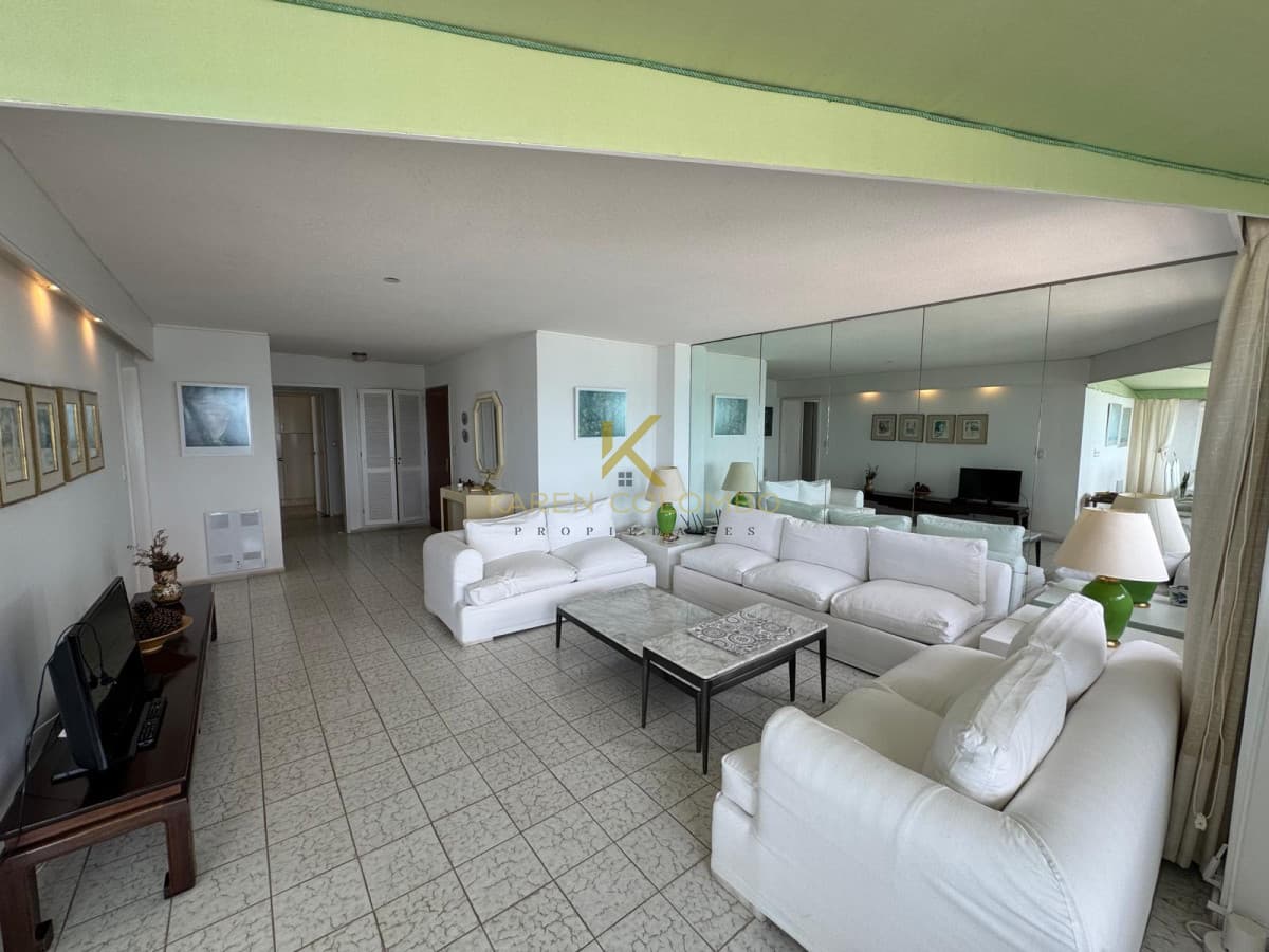 Apartamento en Peninsula, 3 dormitorios *