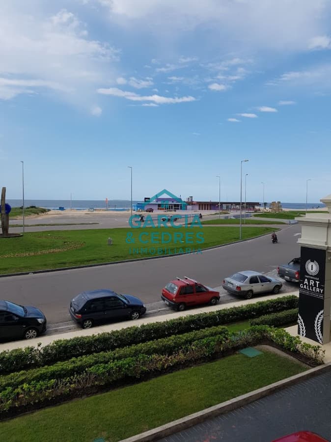 Apartamento de 4 dormitorios en Torre Imperiale, Playa brava